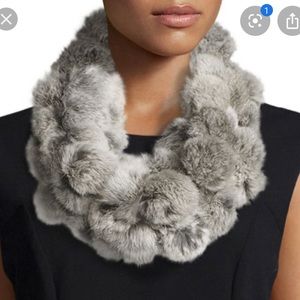 NWOT Real Fur winter Pom Pom scarf ~ rabbit